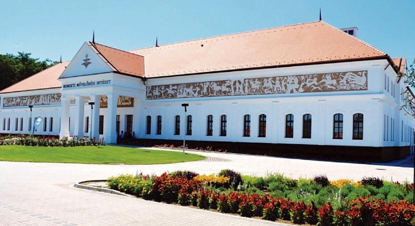 Szarvasnyomon: folytatódik a szerves műveltség világában utat nyitó szabadegyetem