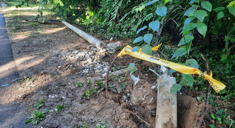 Oszlopot döntött Nyíregyházán, szemben a forgalommal – megdöbbentő baleset történt