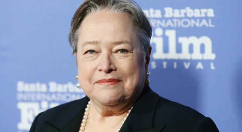 77 éves korára felére fogyott Kathy Bates, senki sem hitt a szemének