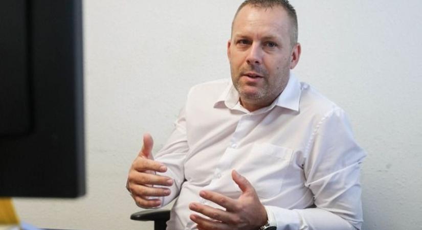 Borzasztó látvány fogadta a hadházi rendőrt, a hídnál akart meghalni a kétségbeesett nő