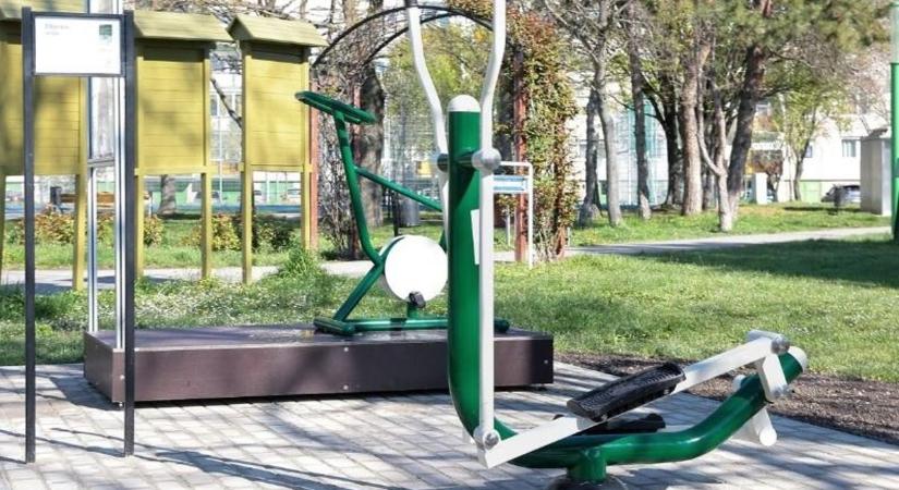 Razzia az aquaparkokban, kaland- és vidámparkokban, táborokban, falunapokon és kültéri kondiparkokban