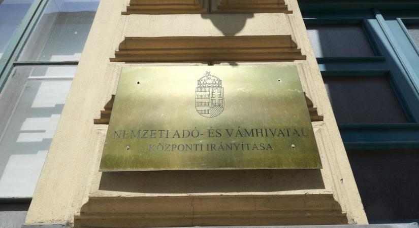 300 ezer forintos bírságot kaphat, aki 15 napon belül nem válaszol a NAV kérdőívére
