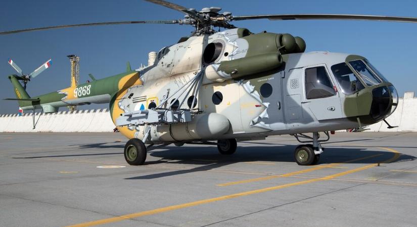 Csehország három helikoptert és 150 katonát küldött Lengyelország védelmére