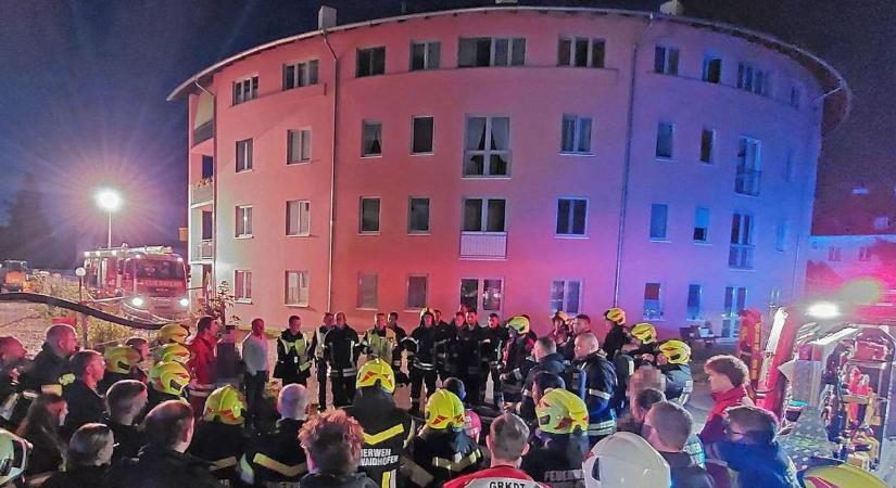Kigyulladt egy idősotthon pincéje, 18 lakót kellett kimenekíteni