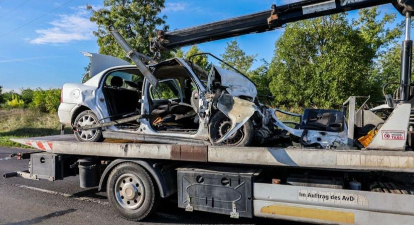 Halálos buszbaleset a 81-es úton