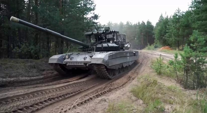 Amerikai és magyar tisztek bukkantak fel az orosz-belarusz hadgyakorlaton
