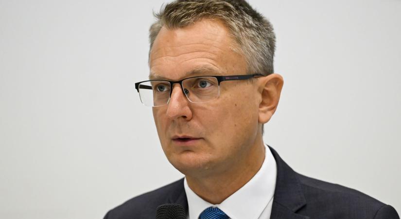 Rétvári Bence bejelentette, hogy a közlekedésbiztonsági intézkedéseknek köszönhetően visszaesett a balesetek száma
