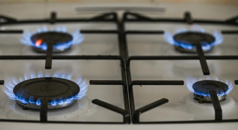 Az év első felében 484 milliárd forintjába került az államnak a rezsicsökkentés
