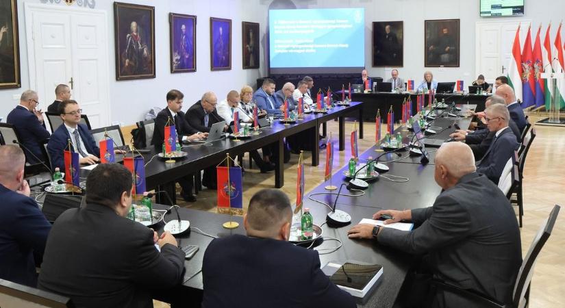 Javuló közlekedés, stabil önkormányzati költségvetés és támogatott helyi kezdeményezések a közgyűlésen