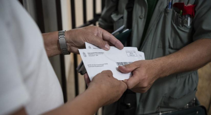 Nyugdíjasok utalványa: ezek a helyek kerülhetnek a sor végére a Magyar Postánál