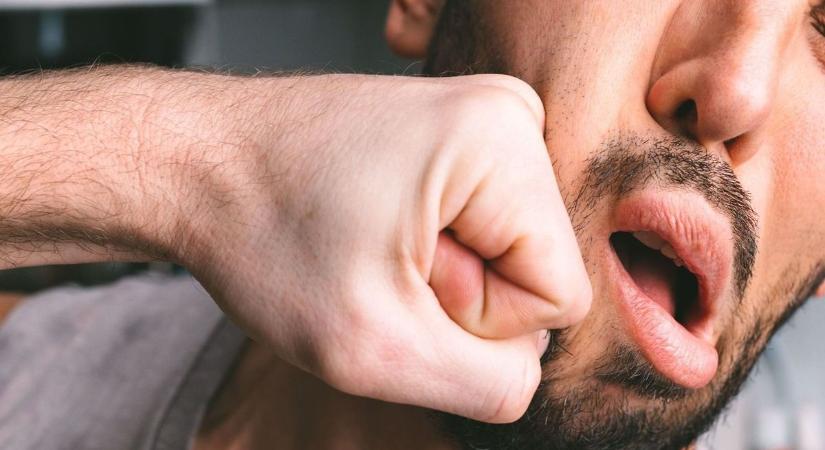 Nem hatott a józan szó - Fiával támadt az ózdi apa