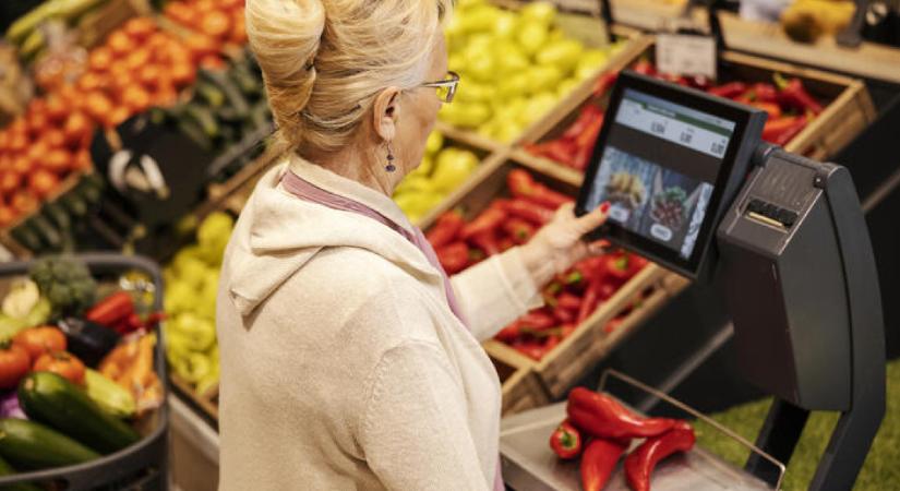 Hektikusan érkeznek a nyugdíjasutalványok