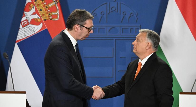 Új vajdasági magyar szervezet alakult, tagjainak elege lett a Vučićot és Orbánt egyszerre kiszolgáló VMSZ-ből