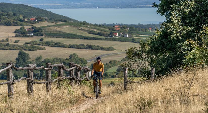 Átadták a Horizont kerékpáros útvonal Bakonybél és Keszthely közötti szakaszát