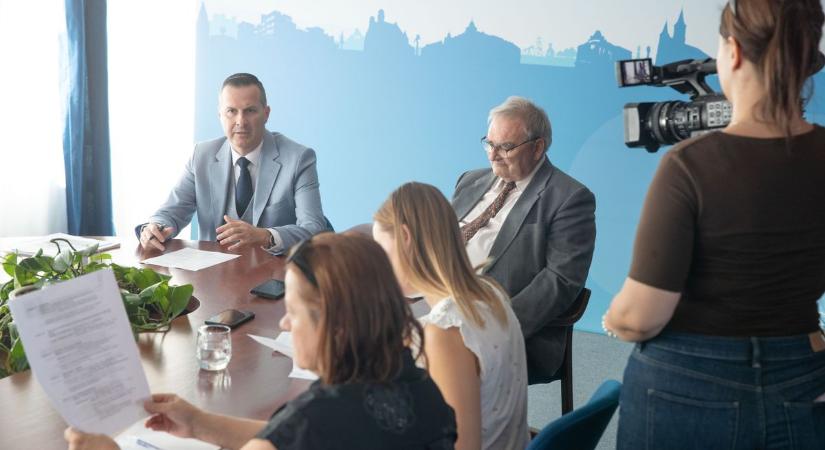 Még a nótájukat is elhúzzák – bőséges programkínálattal várják az időseket ebben a városban másfél hónapon át