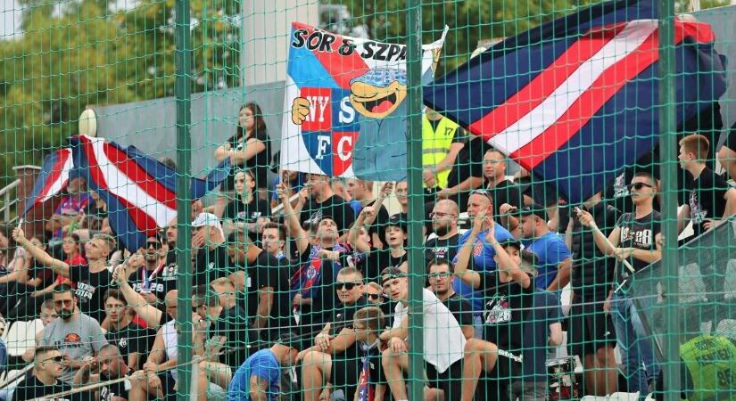 Fogy a türelem? Egyértelmű üzenetet küldtek az ultrák a Szpari kiesése után