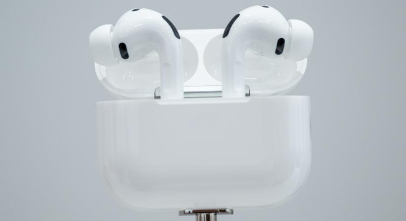 Élőben tolmácsol és pulzust is mér az Apple új fülese