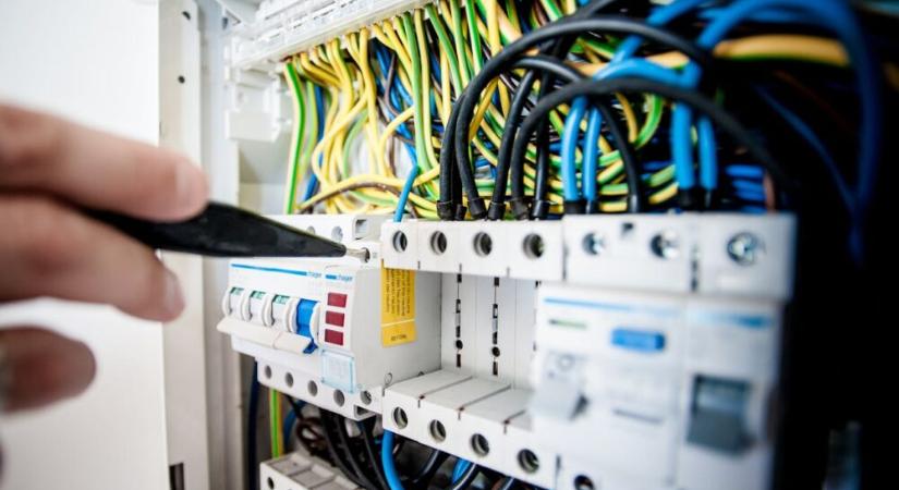 Generációk energiája: Szegedre figyel idén a teljes villamosipari szektor
