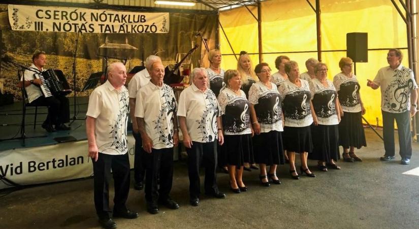 Harmadszor csendült fel a nóta Győrszentivánon – Telt házas volt a Cserók Nótaklub találkozója