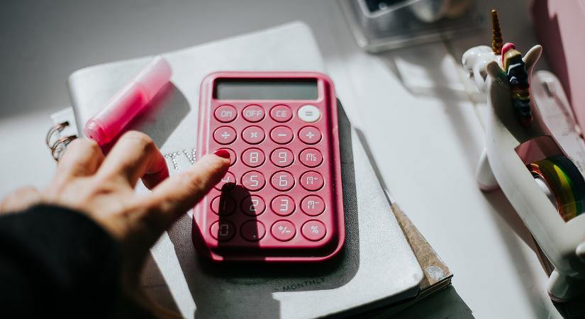 Ez történt a fizetésünkkel, kiterítette a lapokat a KSH
