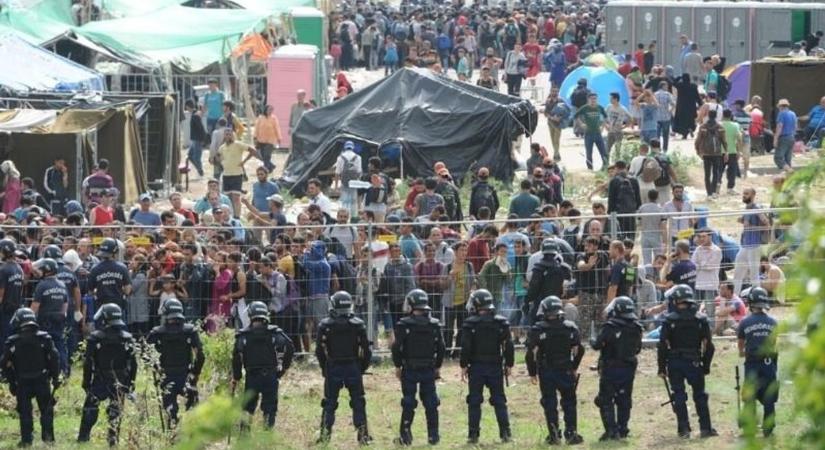 Tíz évvel ezelőtt a magyar határ megállította a migránsokat