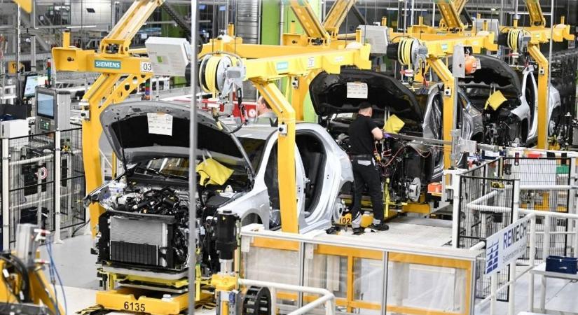Valami készül a magyar gazdaságban, az elemzők már látják a repülőrajtot: megjósolták a GDP-növekedést és az inflációt – de van egy rossz hírük is