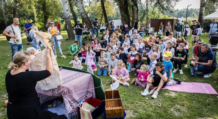 Acca és Zokni Dunakilitin nyomozott