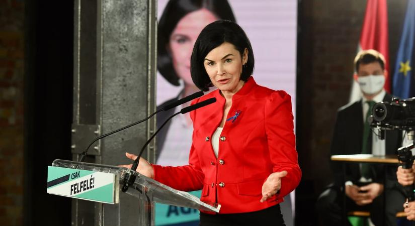 Kunhalmi Ágnes szórólapon is hirdeti, hogy ha bejut a parlamentbe, akkor Magyar Pétert szavazza meg miniszterelnöknek