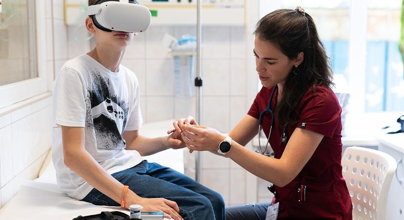 Virtuális fájdalomcsillapítás: forradalmi módszerrel segítik a gyerekeket
