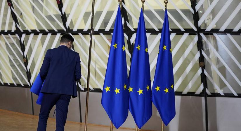 Sajtóhírek szerint Magyarország és Szlovákia nyomásgyakorlására helyezi a fókuszt az Európai Bizottság, ezért nem mutatják még be az oroszok elleni szankciós csomagot