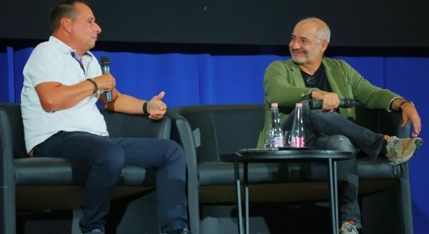 Filmvetítéssel és találkozóval startolt a Richter Egészségváros helyi programja