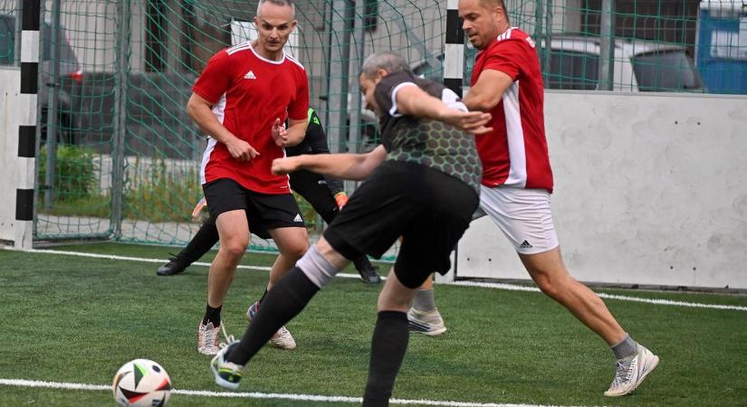 Az Aquakond FC 9, az Egerszalók 8 góllal rajtolt az egri öregfiúknál