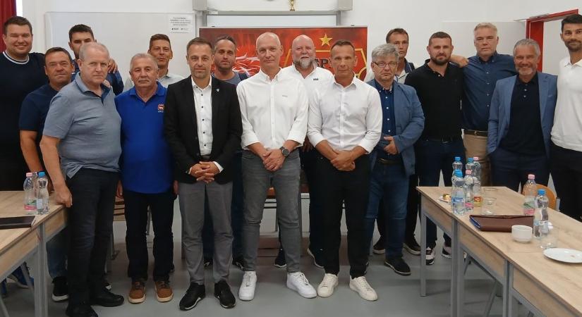 A szurkolókat is érintő kardinális kérdésekben fognak össze a focicsapatok