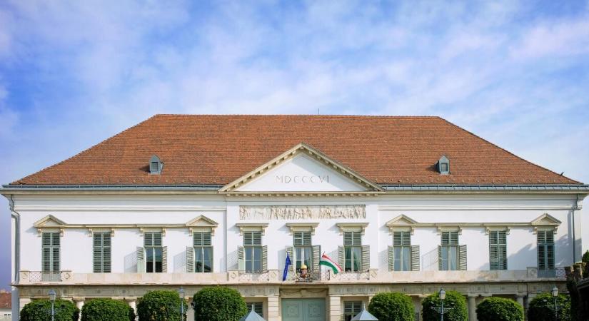 Innen került szarkofág a Sándor Palotába