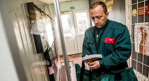Kormányzati engedéllyel még lassabb lehet a Magyar Posta