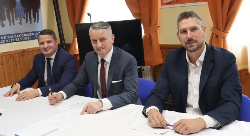 Újabb két utcában válik fizetővé a parkolás, több, gyermeket nevelő egyedülállónak jut lakás