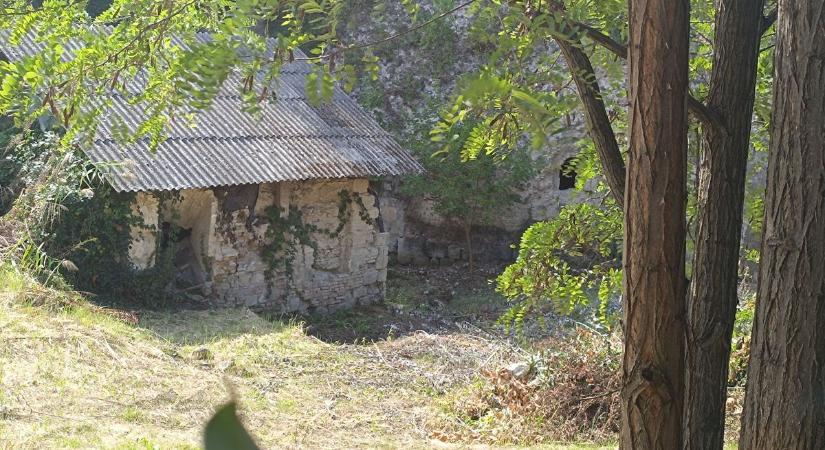 Esztergomi fürdő kutatása közben találtak 430 éves kincset a város alatt