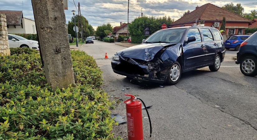 Csúnya karambol a fonyódi iskola mellett