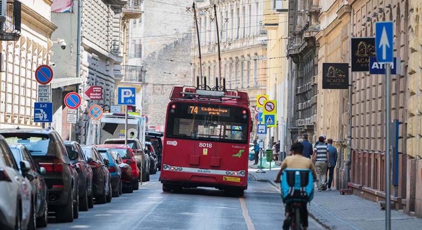 Visszafoglalták az autósok a budapesti utcát, amit elvettek tőlük