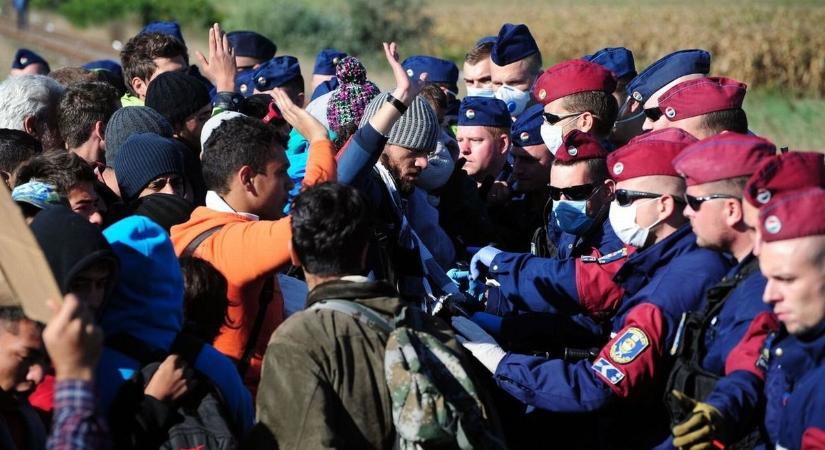"A haza nem eladó, a jövő nem feláldozható, a magyar emberek biztonsága nem lehet alku tárgya" - Orbán Viktor így emlékezett meg a 10 évvel ezelőtti röszkei csatáról