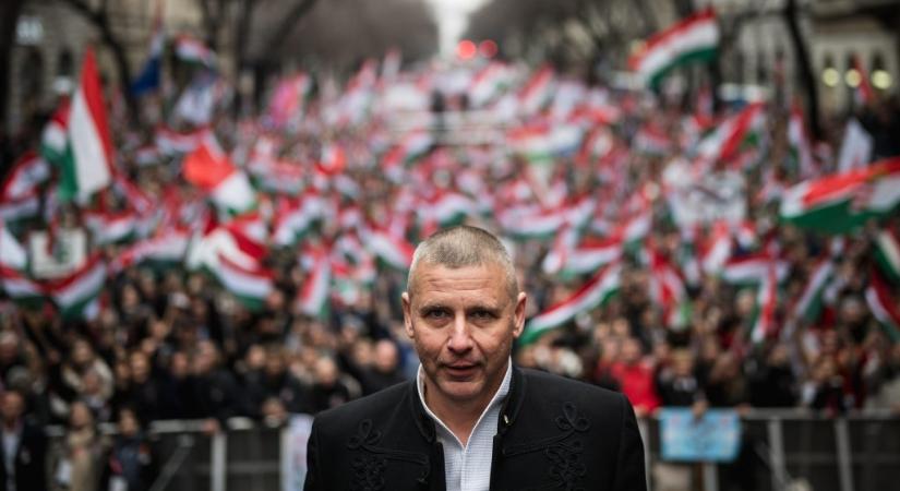 Ruszin-Szendi Romulusz: van fegyverviselési engedélyem