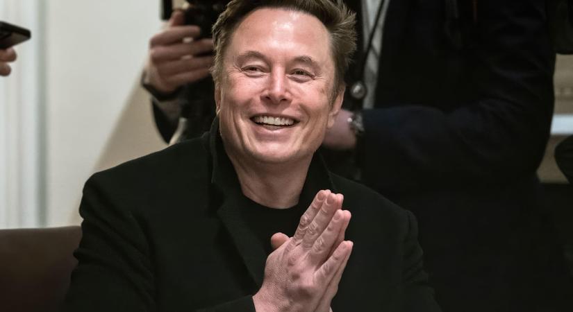 Elon Musk bevásárolt a Tesla részvényekből