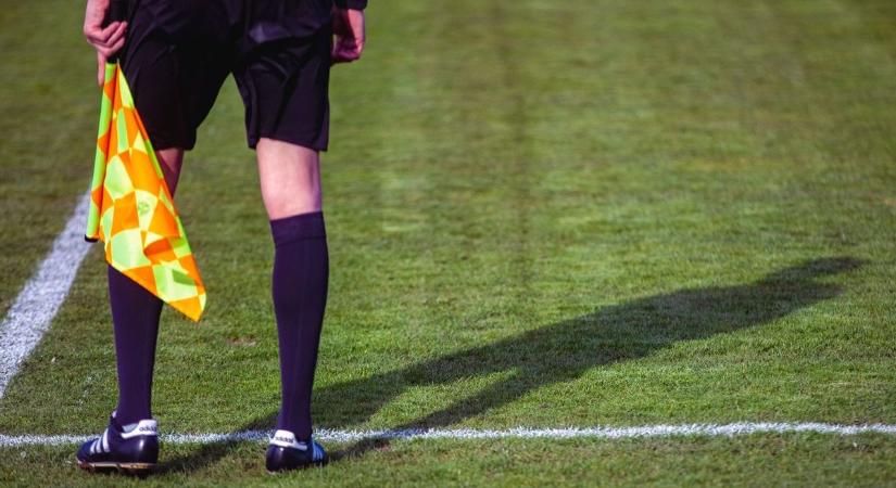 Nagy balhé a meccsen: úgy megverték a bírót, hogy a polgármester feloszlatná a csapatot