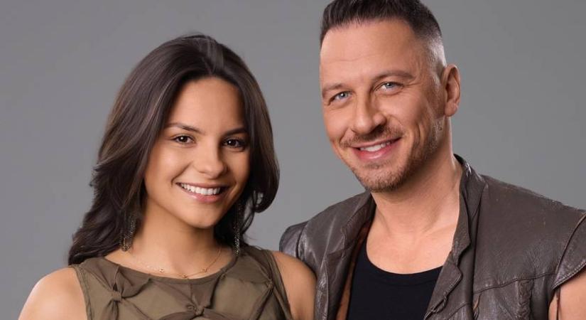 Vastag Csaba feleségének ciki ruhabakija bekerült az adásba: Evelin fenekén szétszakadt a nadrág