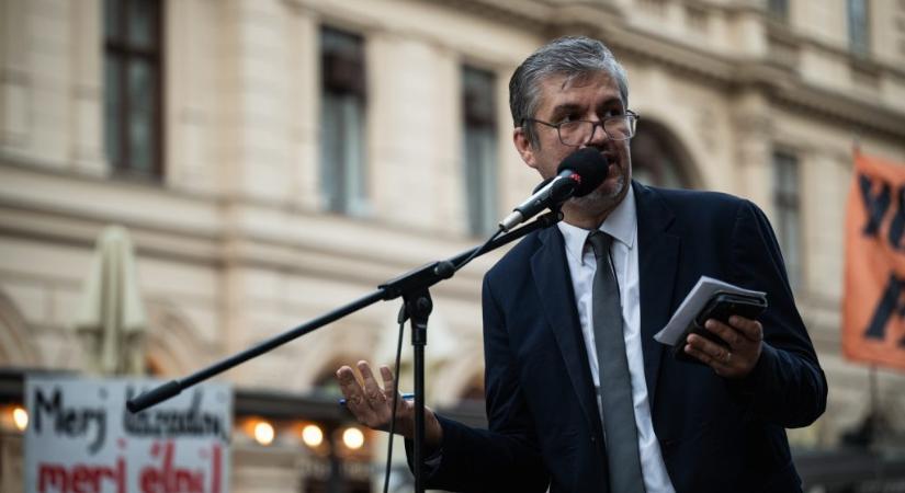 Hadházyék lezárták a Kossuth Lajos utcát