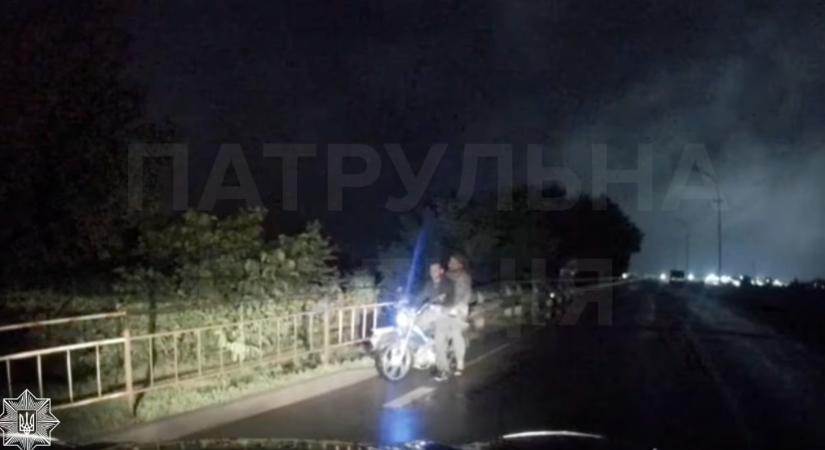 Munkácson megállítottak egy ittas motorost