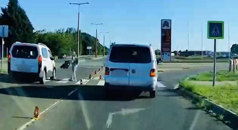 Csak egy hajszálon múlt a baleset a szolnoki zebránál – mindent rögzített a kamera – videóval