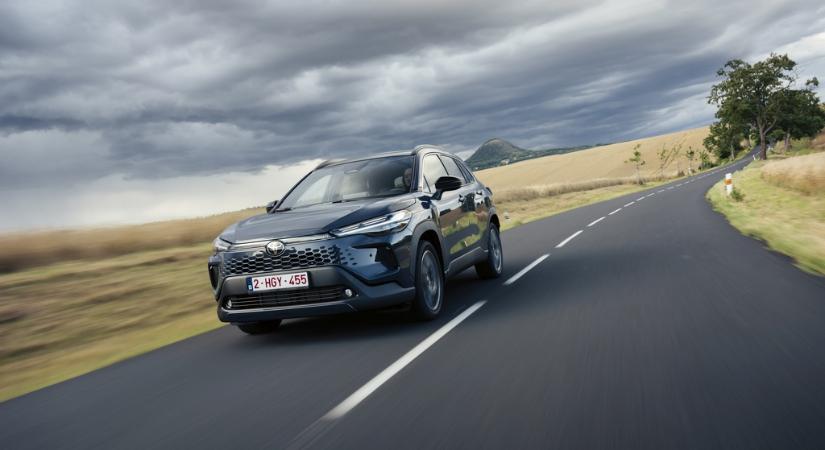 Új lendület, sportos elegancia – Itt a megújult Corolla Cross: most bevezető kedvezménnyel!