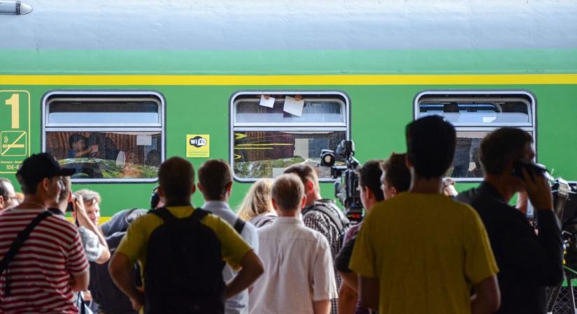 Lehetett volna rosszabb - a bicskei migráns vonatra emlékezünk