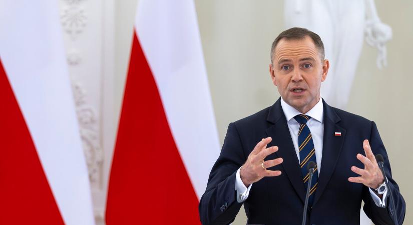 Lengyel elnöki hivatal: a kormánynak tisztáznia kell a légtérsértés során eltalált lakóház ügyét
